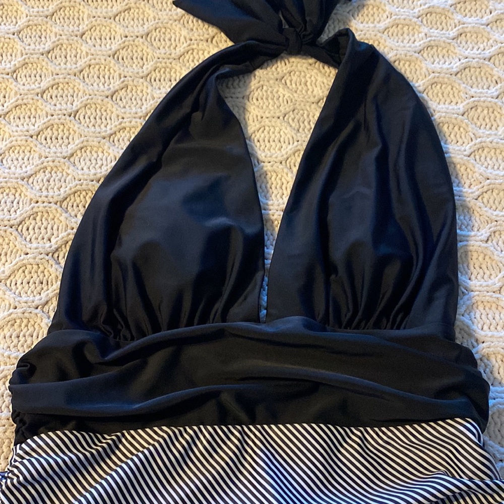 Swimsuit - Picture 3 of 3